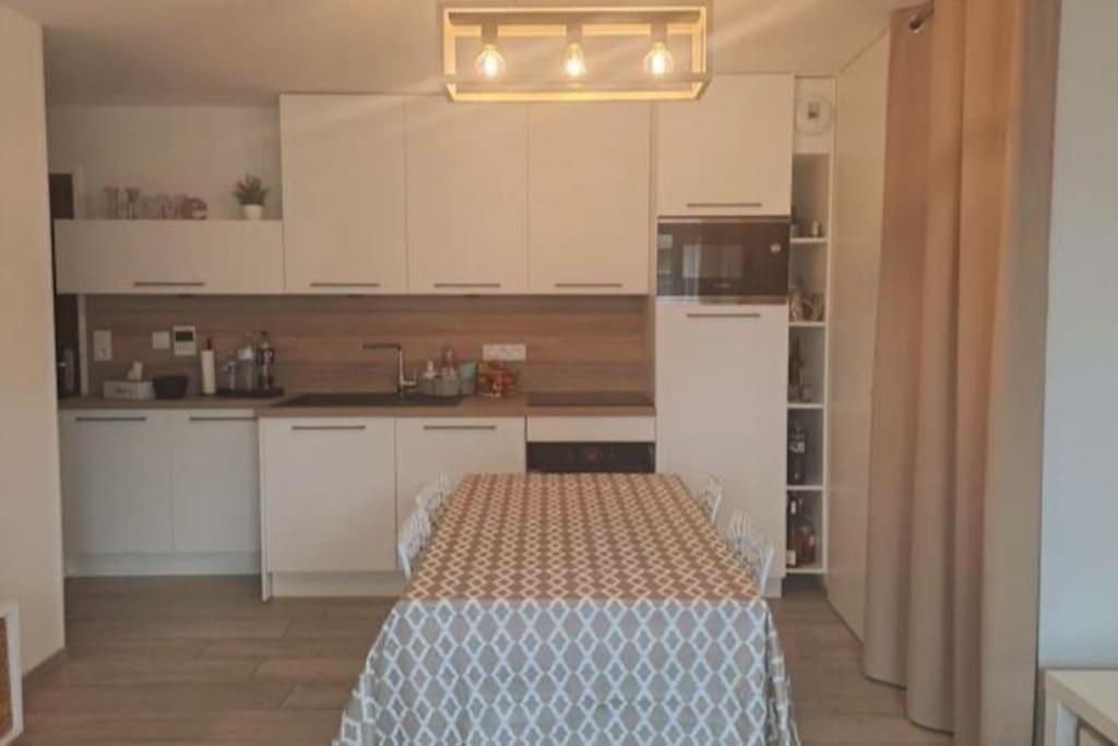 Appartement A Quelques Pas De La Mer Et Du Centre Мерлимон-Плаж Экстерьер фото